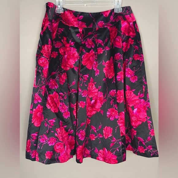 🌺TALBOTS🌺 Silk Floral Skirt - Picture 8 of 8